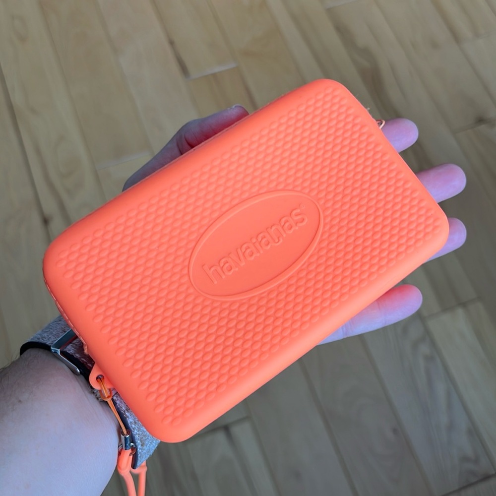 Havana’s silicon pouch